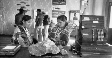 Mulheres e crianças do Novo México ainda sofrem com radiação da Guerra Fria Mulheres e crianças do Novo México ainda sofrem com radiação da Guerra Fria